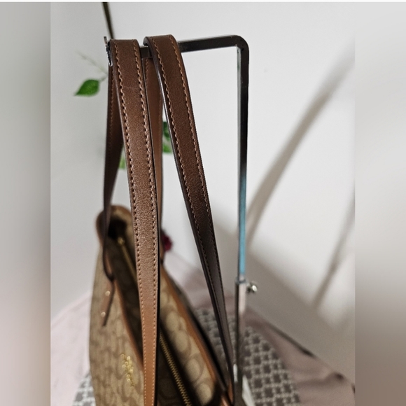 COACH Monogram SHOULDER BAG EUC!! HUGE TOTE!! - Picture 7 of 12